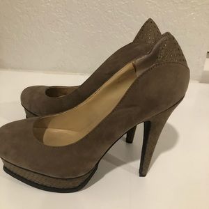 GUESS heels